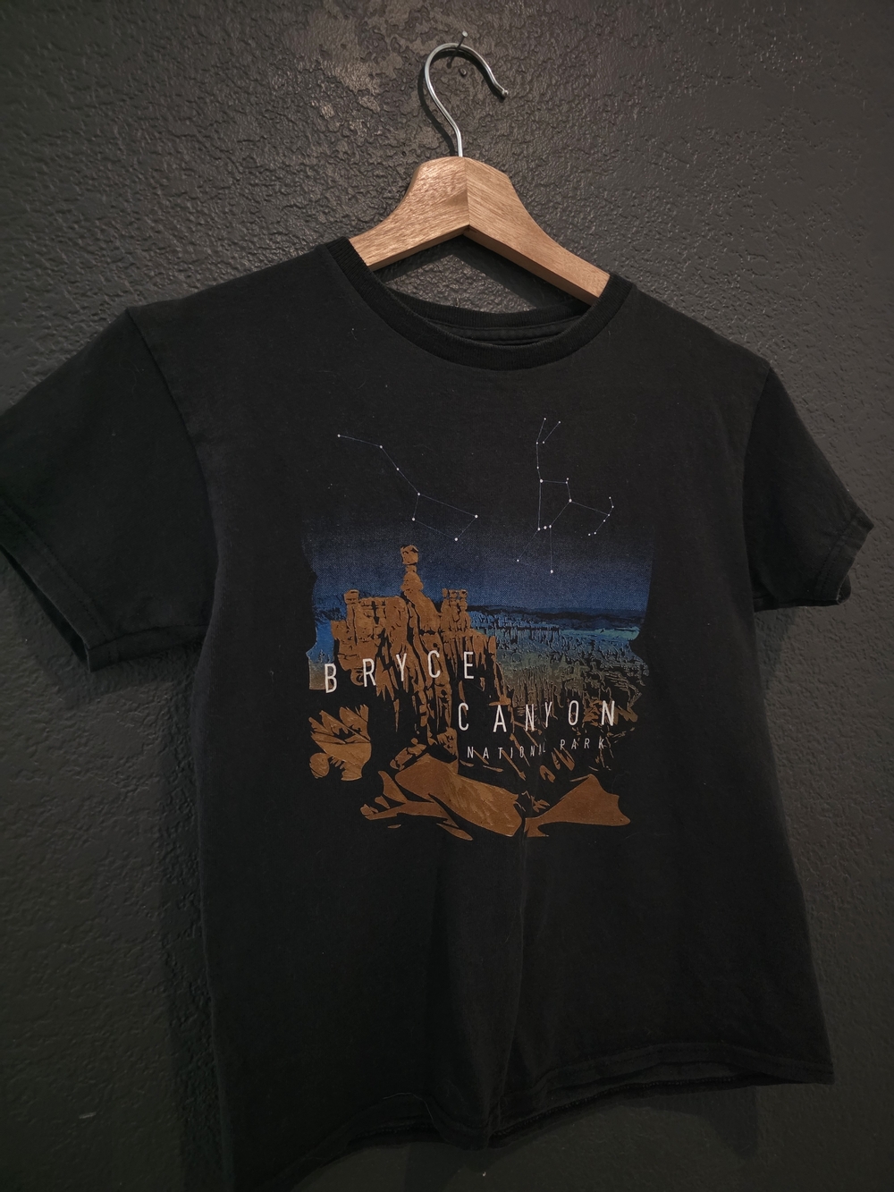 Black Bryce Canyon Graphic Crop Tee